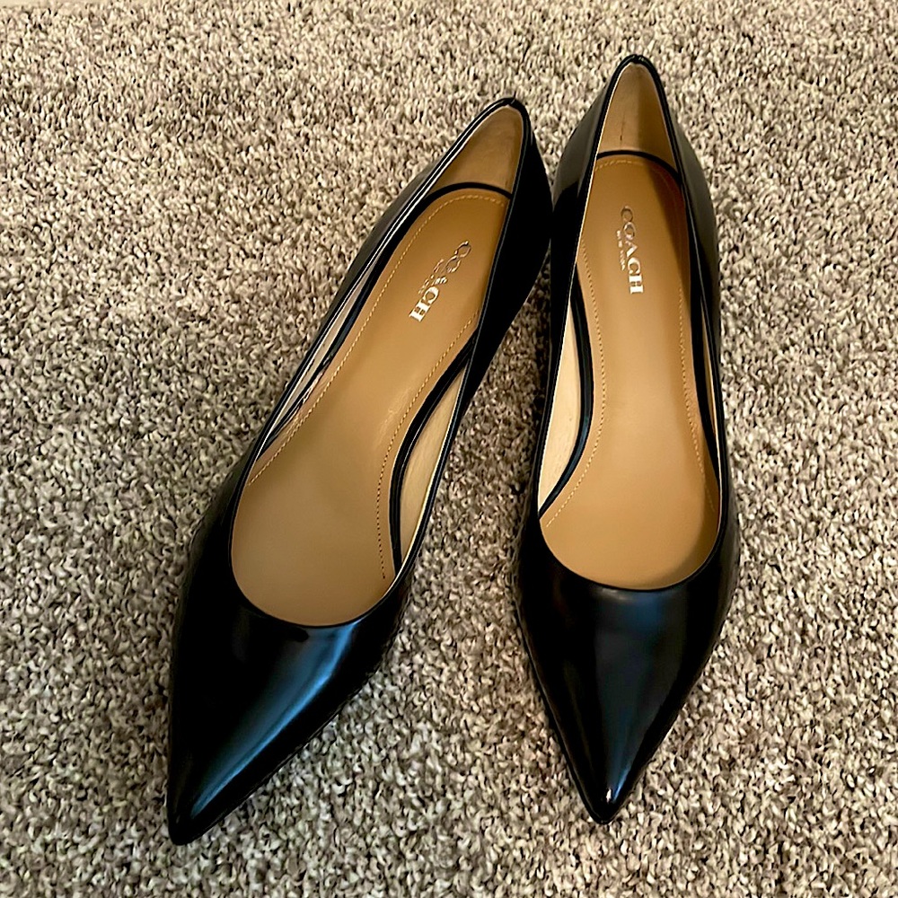 Coach Pumps